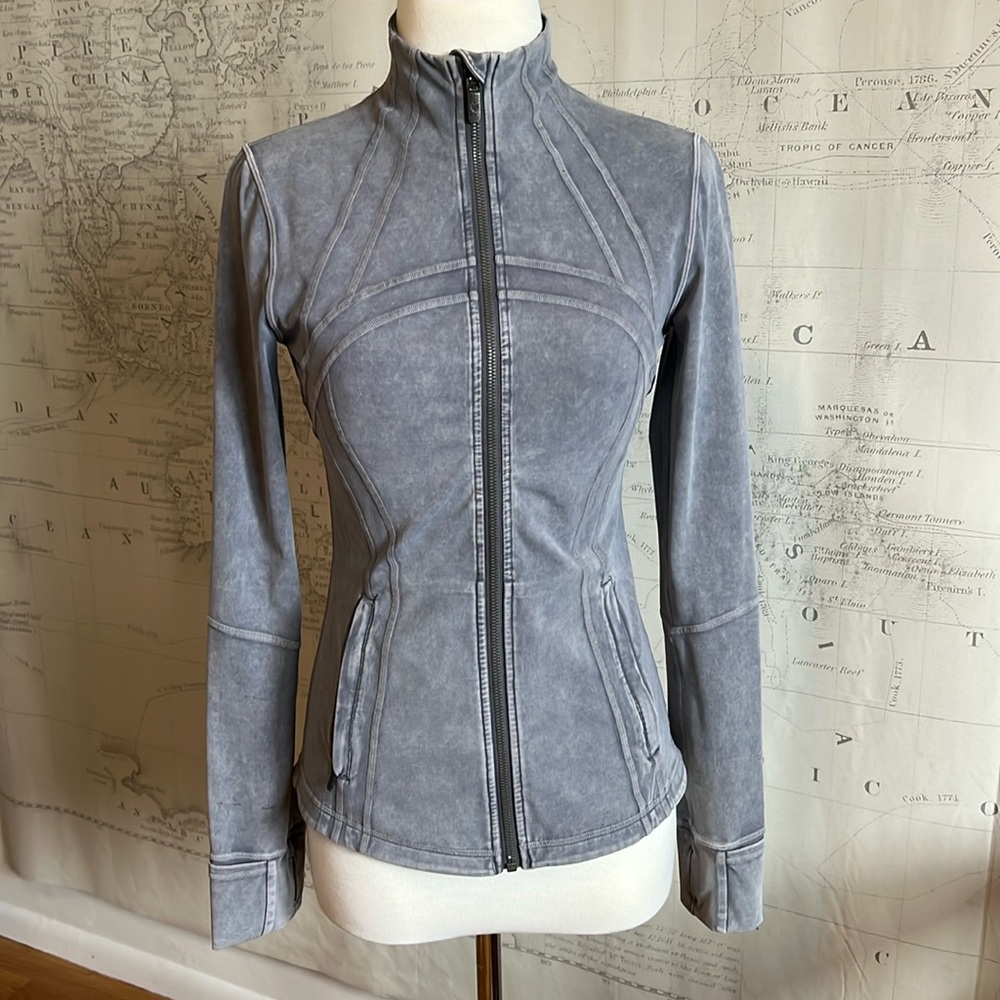 Lulu Lemon zip